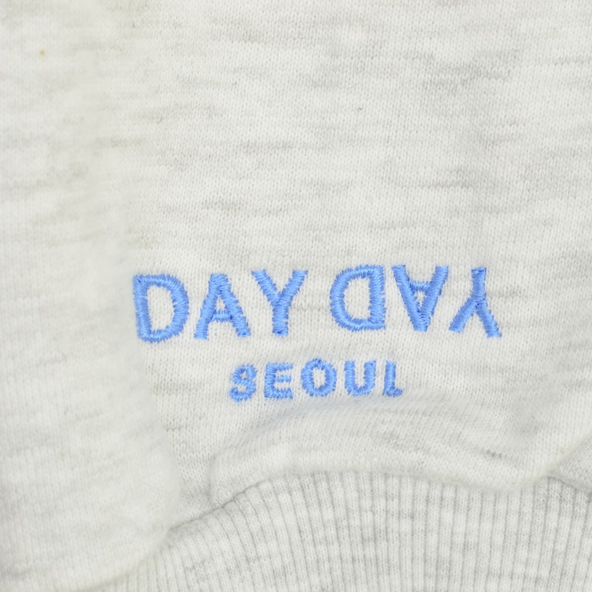 ブランド古着】DAYDAY seoul / デイデイソウル ロゴ刺繍 長袖