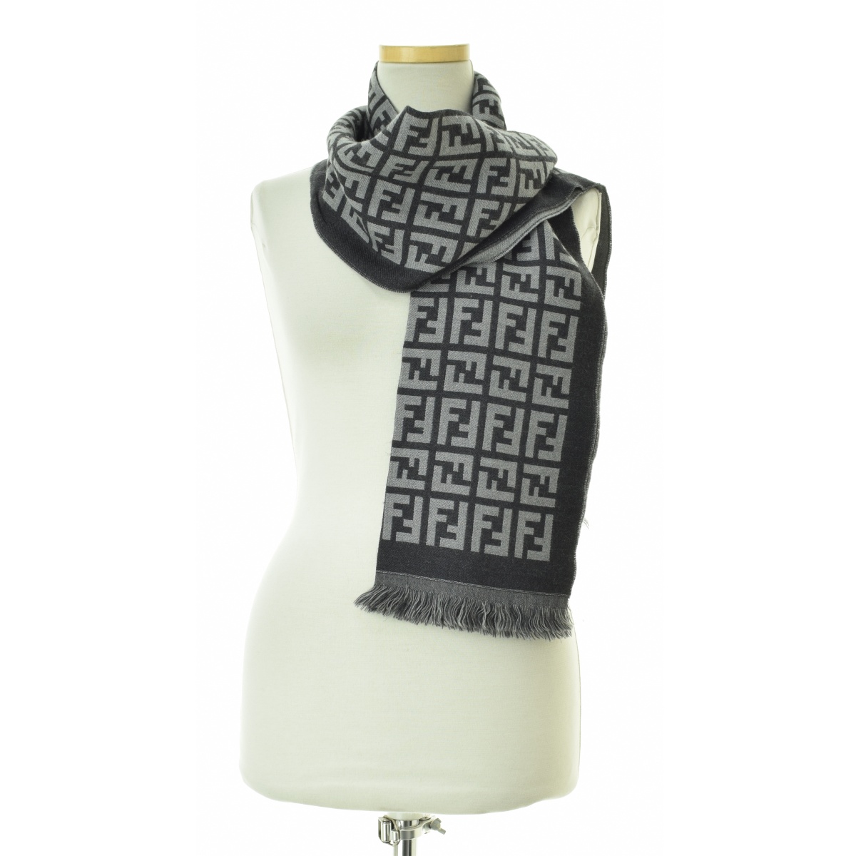 フェンディ FENDI マフラー ズッカ柄 MADE IN ITALY イタリア製 ブラウン 茶色 ネイビー 紺 ウール100% 毛100% モノグラム ズッカ フェンディ FENDI マフラー ウール100% MADE IN ITALY FENDI