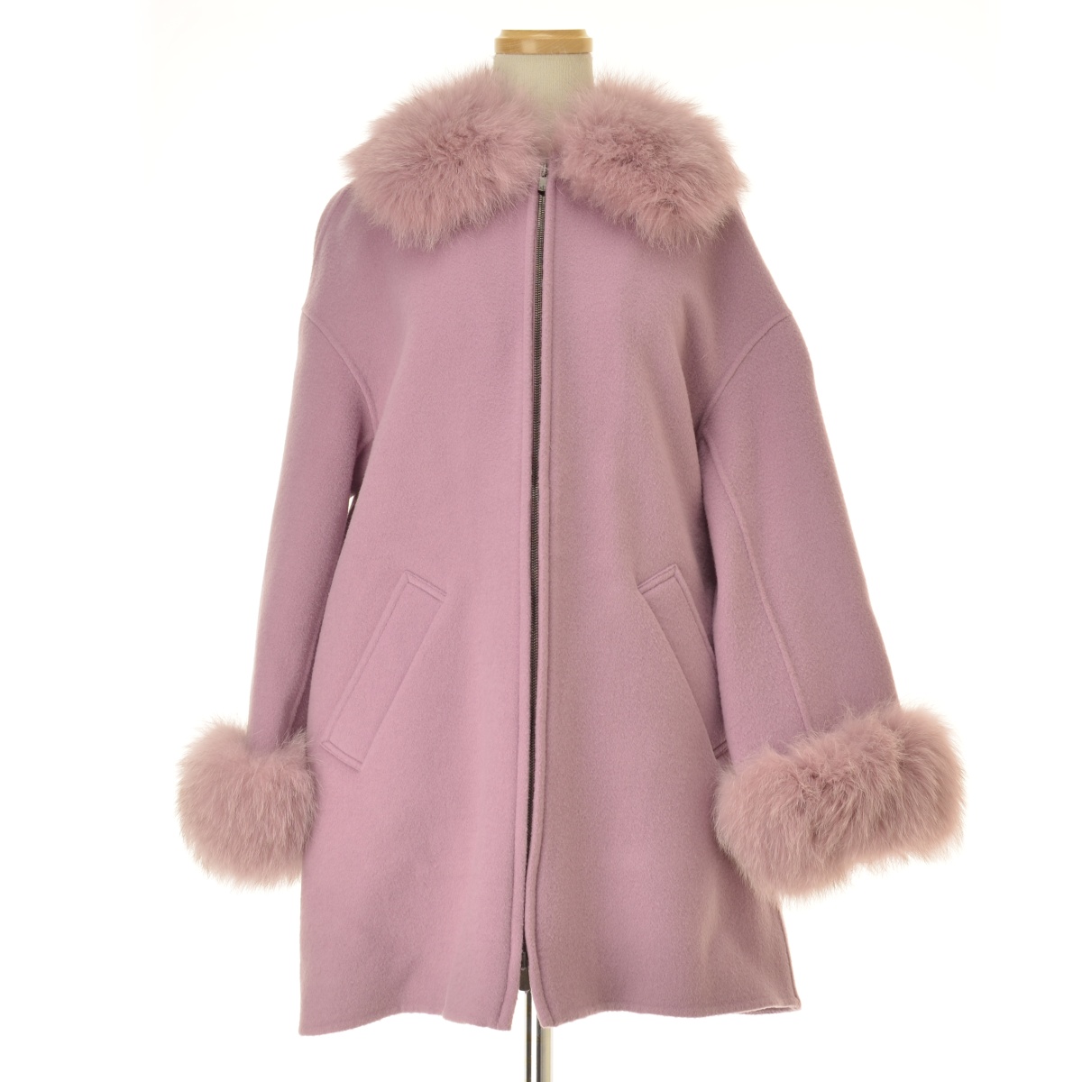 グレースコンチネンタル フォックスカラーリバーコート 黒いポンチョ